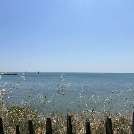 Apartment Sg120-011 2 Pieces 3 Couchages Saint Gilles Croix De Vie